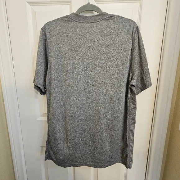 Nike Men’s Large Grey Dri-Fit Athletic Shirt – 100% Polyester Stretch Tee - Picture 7 of 9